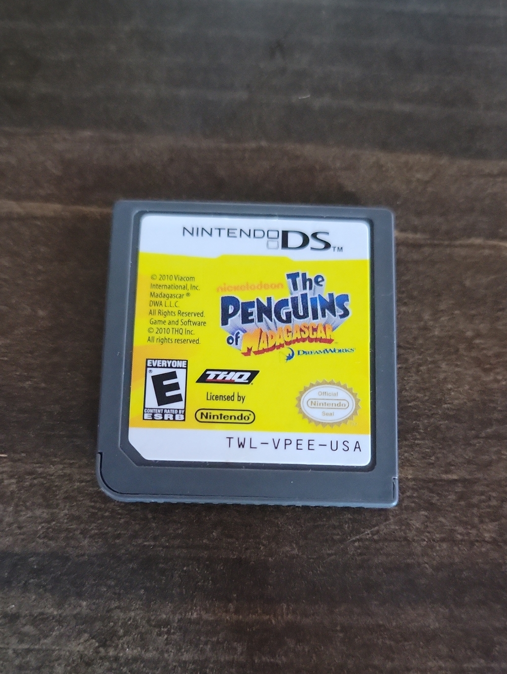 Nintendo DS Game Card — Yellow Label Penguins of Madagascar